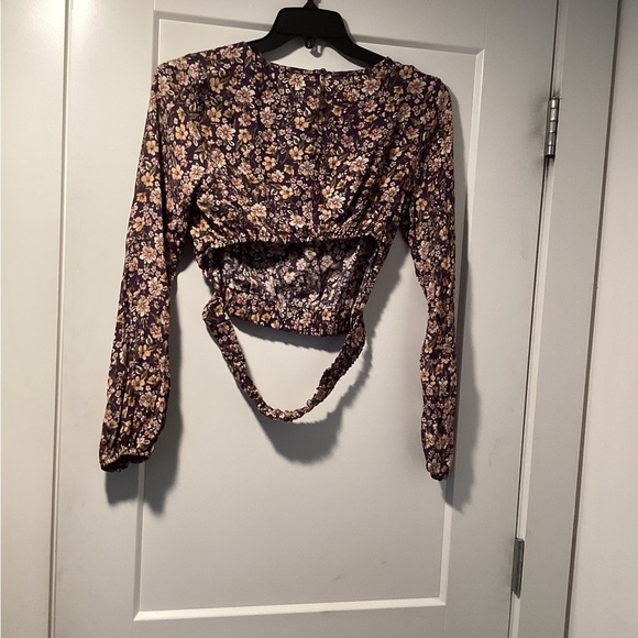 Nwot Elodie Size S Shirt - Picture 3 of 4